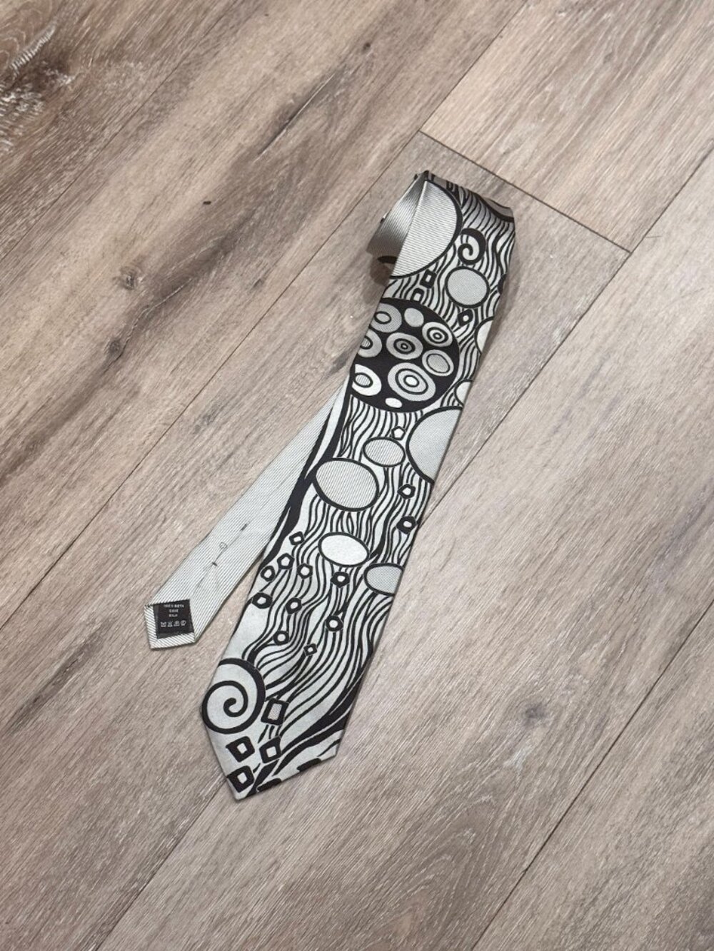 Versace "The Klimt Collection" black and white tie - Picture 3 of 5